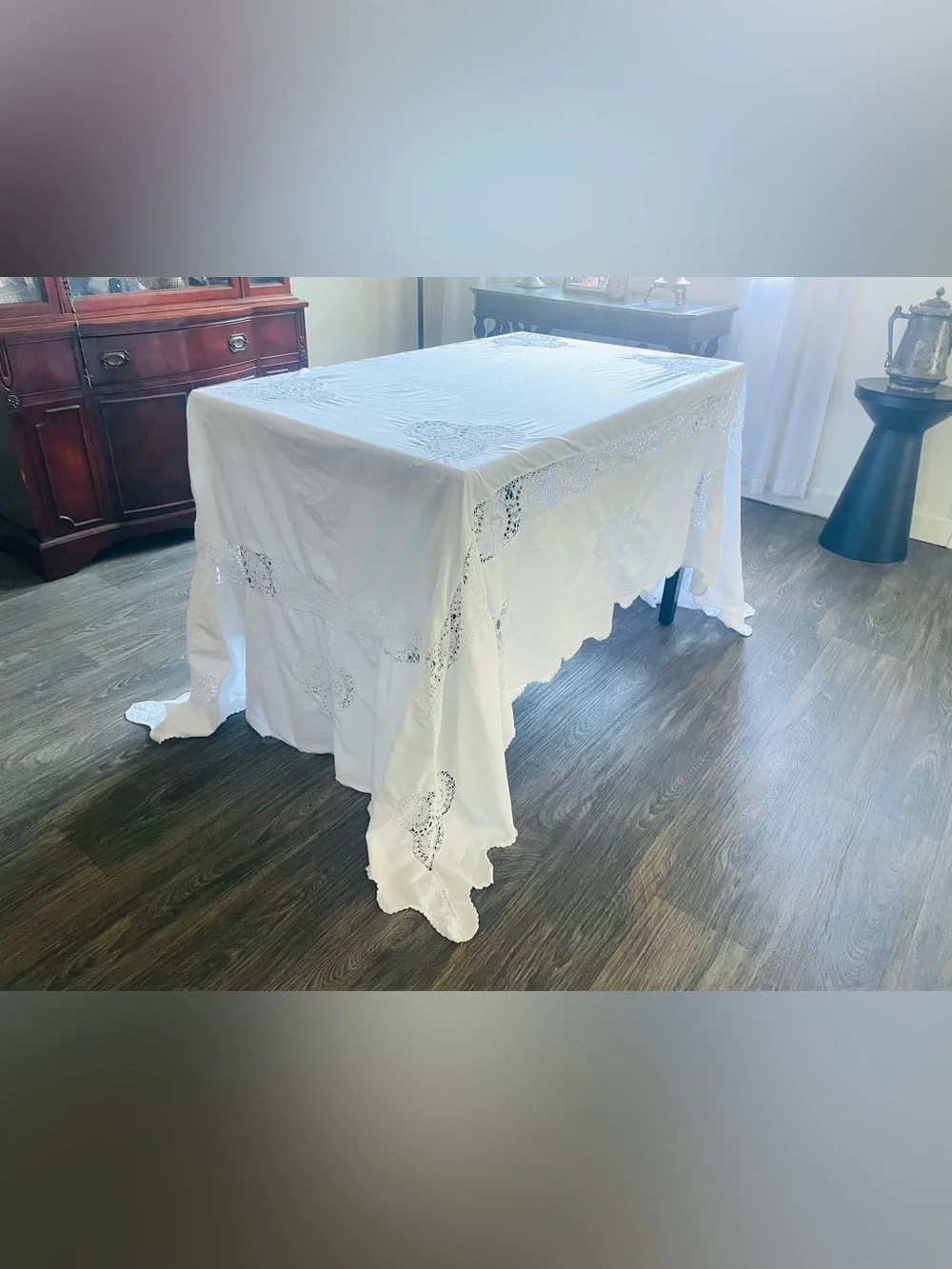 Vintage Tablecloth w Crochet Inserts & Trim White Cotton 68x100